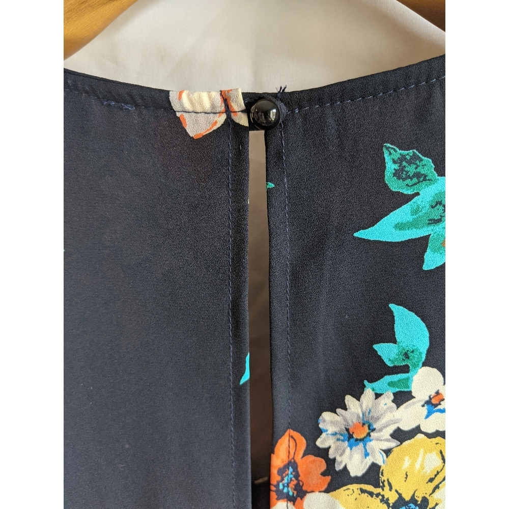 Dee Elle Floral Dress w Peek-a-boo Back Detail 💐 - Picture 11 of 14